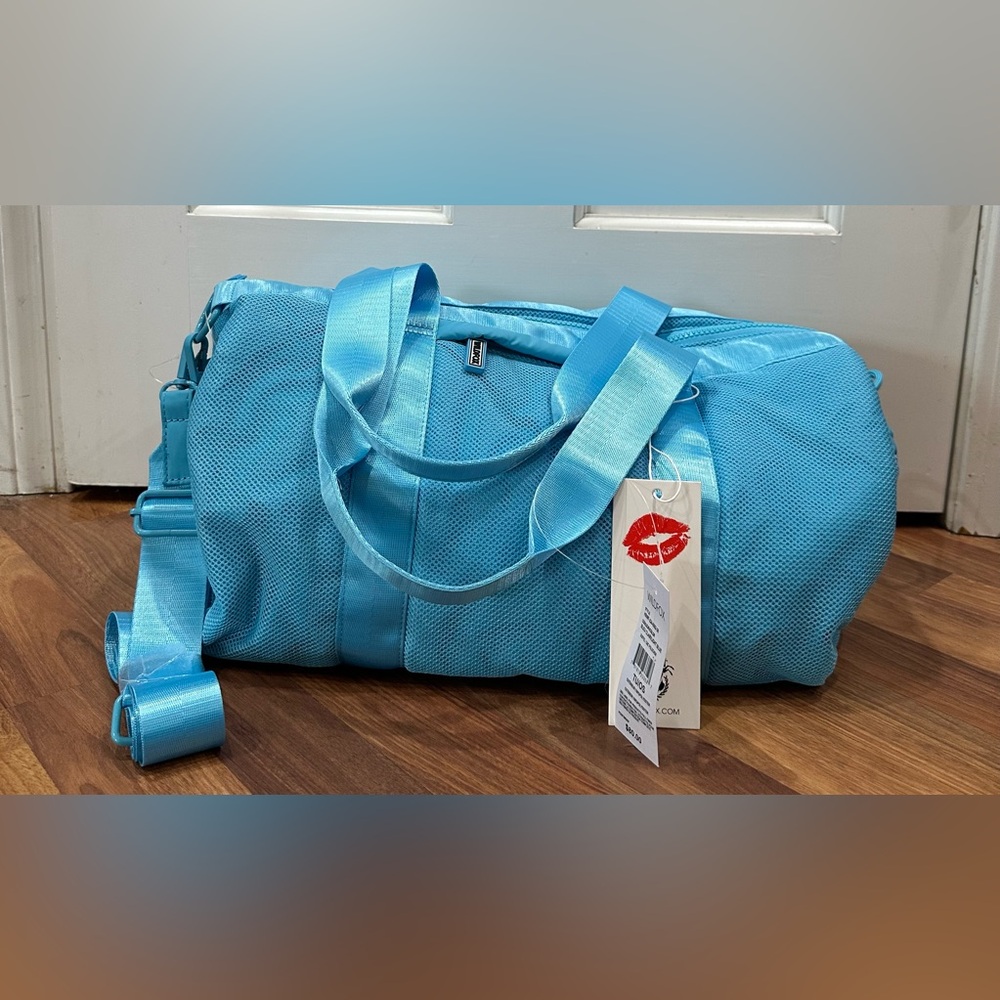 NWT$80 WILDFOX Blue Duffle Gym Bag